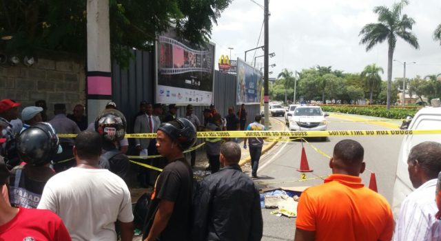 Video muestra momento en que policía municipal mata un limpiavidrios