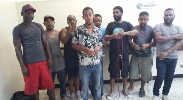 LIBERTAN DOMINICANOS PRESOS EN HAITI,VIAJABAN COMO POLIZONES A MIAMI