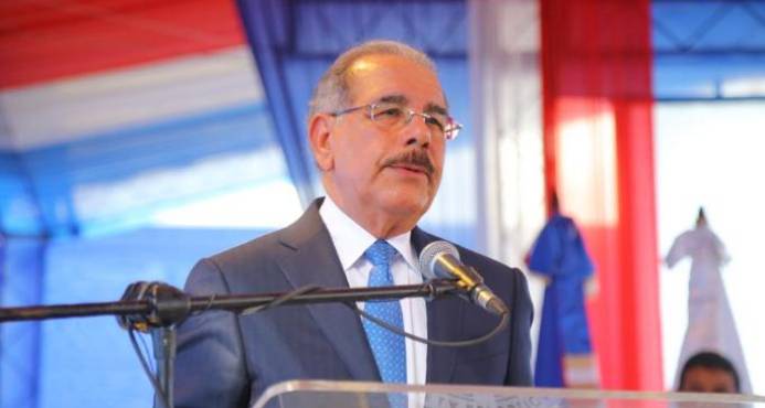PTE DANILO MEDINA DEFIENDE CALIDAD DE HOSPITALES QUE CONSTRUYE SU GOBIERNO