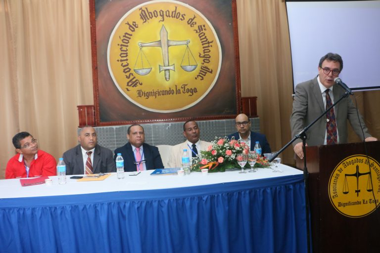 Magistrado considera justicia constitucional debe examinar y decidir la conformidad de las leyes adjetivas