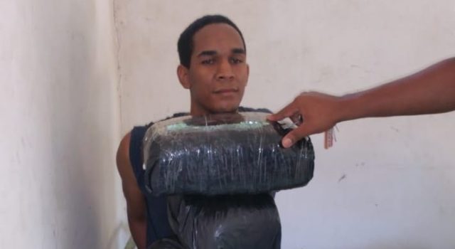 APRESAN CABO DEL EJERCITO CON 4 PAQUETES DE MARIHUANA