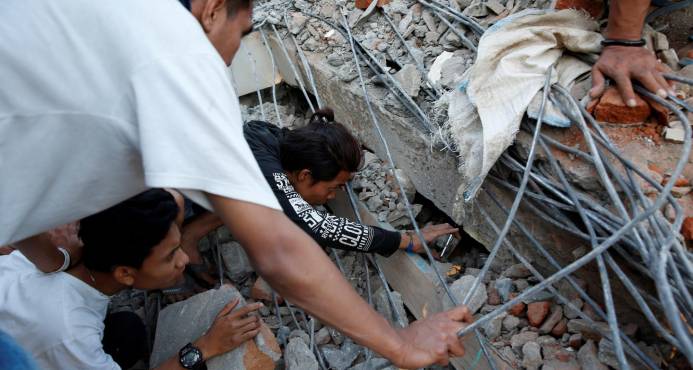 OCHENTA Y OCHO MUERTOS POR SISMO..