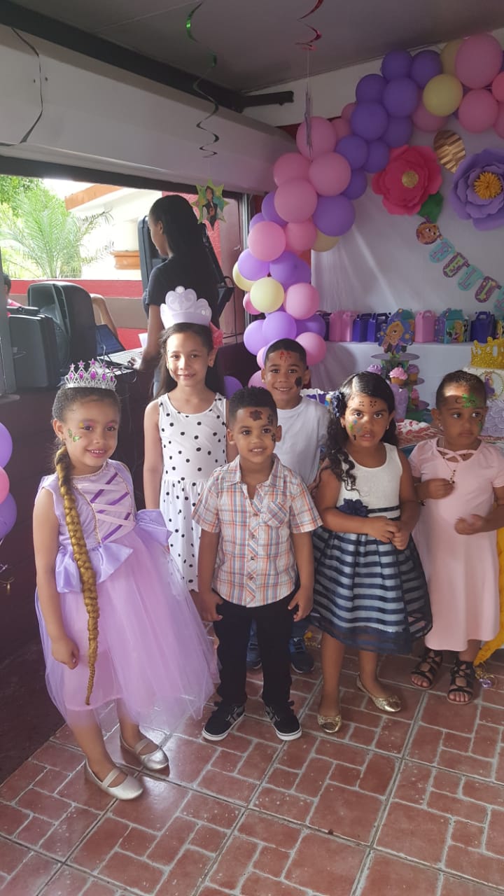 LA NIÑA YASMELLY DE LA CRUZ CUMPLIO AÑO