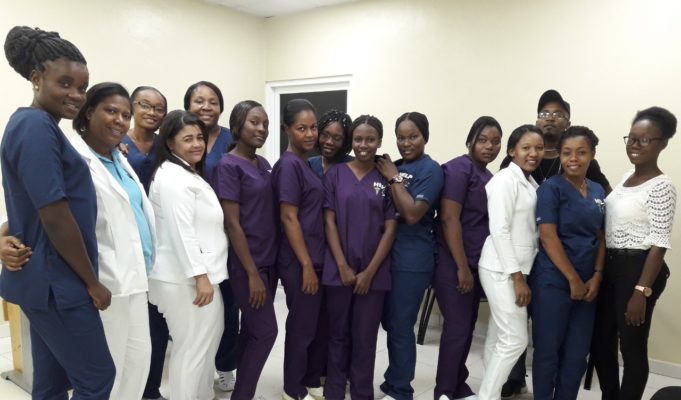 ENFERMERAS  HAITIANAS ADQUIEREN CONOCIMIENTOS EN REP. DOM