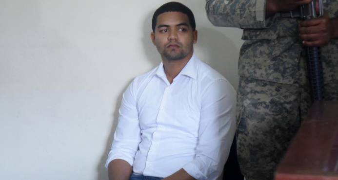 Revisan coerción a Marlon Martínez