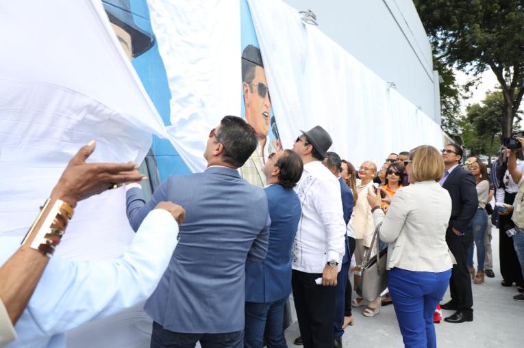 Alcalde de Santiago inaugura mural en honor al merengue