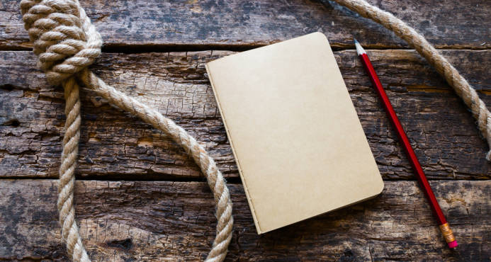 JOVEN DEPRIMIDO SE AHORCA