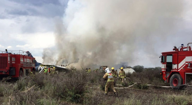 OCHENTA HERIDOS AL CAER AVION