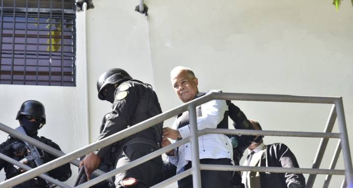 INTERNAN EX DIRECTOR DE LA OMSA, MANUEL RIVAS