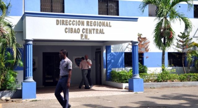 Hombre hiere a su madre y  mata a otro