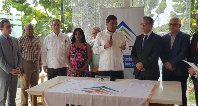 Adompretur presenta jurado  del Premio de Periodismo Turístico