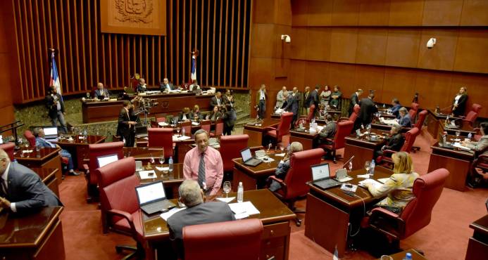 Senado aprueba dos préstamos por 170 millones de dólares