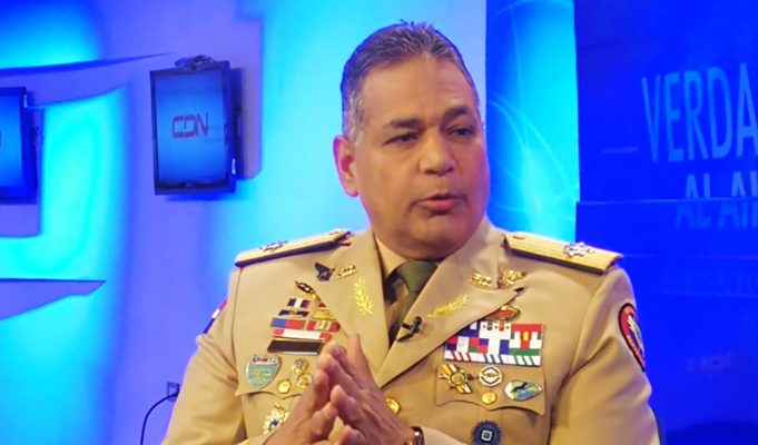 MINISTRO DE DEFENSA ASEGURA HAITINO ES AMENAZA BÉLICA PARA EL PAÍS