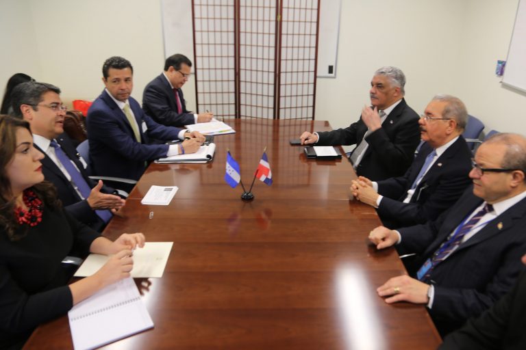 PTE MEDIAN SE REUNE CON SU HOMOLOGO HONDU REÑO