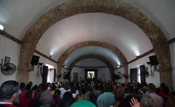 CREYENTES CELEBRAN DIA DE SAN MIGUEL