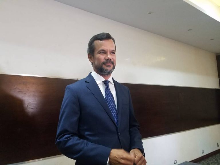 Hamlet Otañez asume dirección del PLD en Santiago