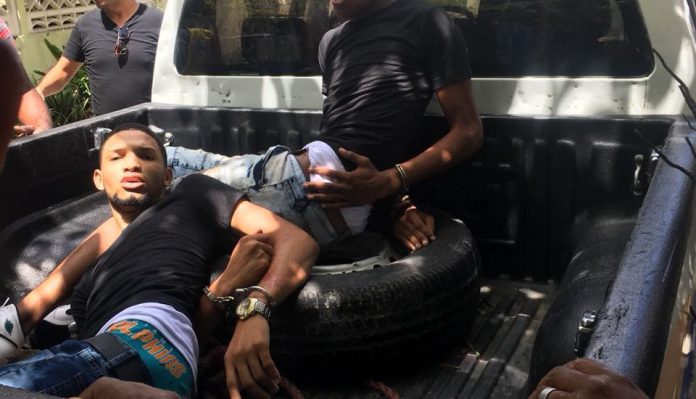 AGENTES POLICIALES HIEREN DOS CUANDO ENTRARON A CASA A ROBAR