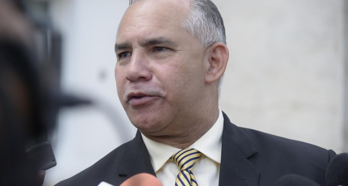 ASPIRANTE A DIPUTADO NELSON ABREU OPUESTO A AUMENTO PRECIO DEL PASAJE
