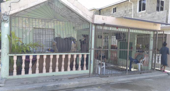 MUJER ASESINA SU PADRASTRO