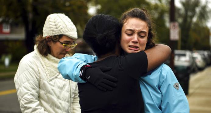 ASESINAN A ONCE  EN UNA SINAGOGA