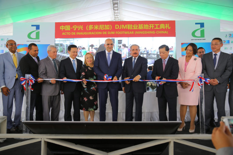 Danilo Medina participa en inauguración fábrica de calzados de China Popular que generará 500 empleos