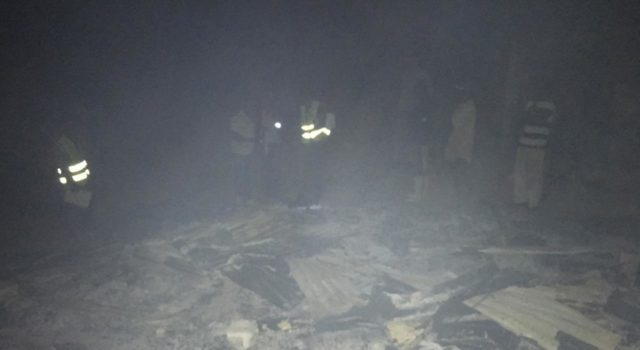 MUEREN CALCINADOS CUATRO NIÑOS, AL INCENDIARSE VIVIENDA