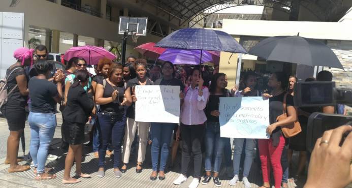 Marchan a favor de la lucha contra el cáncer de mama