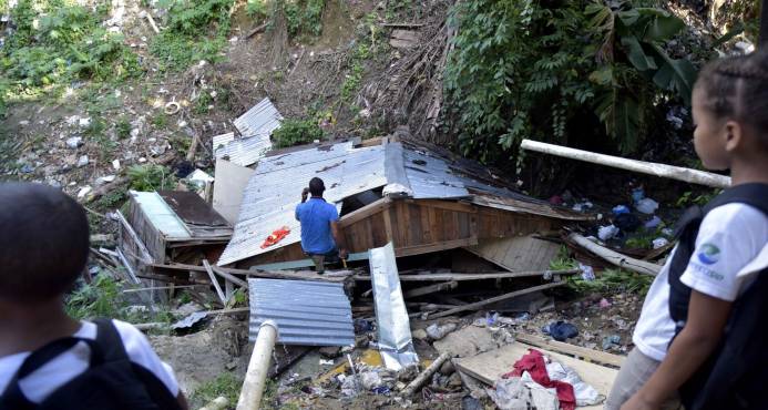 COLAPSAN DOS VIVIENDAS Y 20 CORREN EL MISMO RIESGO