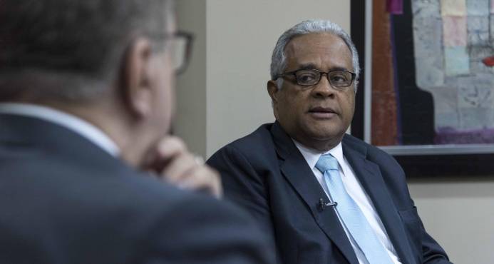 HACEN ACLARACON…fue en una clínica que médico abandonó paciente en medio de una cesárea