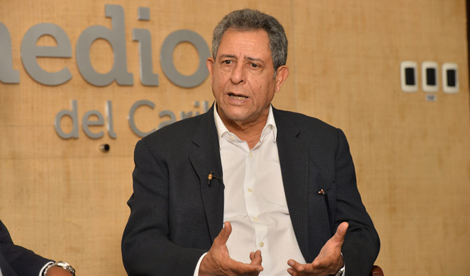 Afirma RD mantiene interés en comprarle a Venezuela acciones en Refidomsa