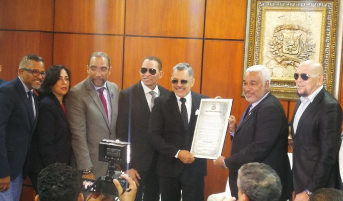 Diputados reconocen a los Hermanos Rosario