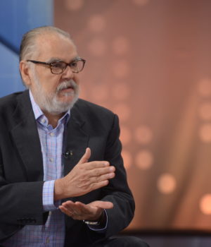 ECONOMISTA ADVIERTE EL PAIS CORRE RIESGO QUE LE CIERREN EL CREDITO