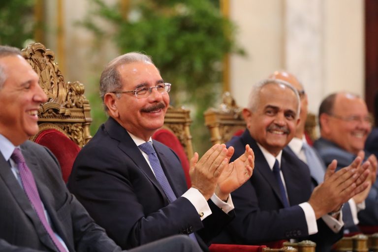 Pte Medina pensiona 200 profesionales agrícolas