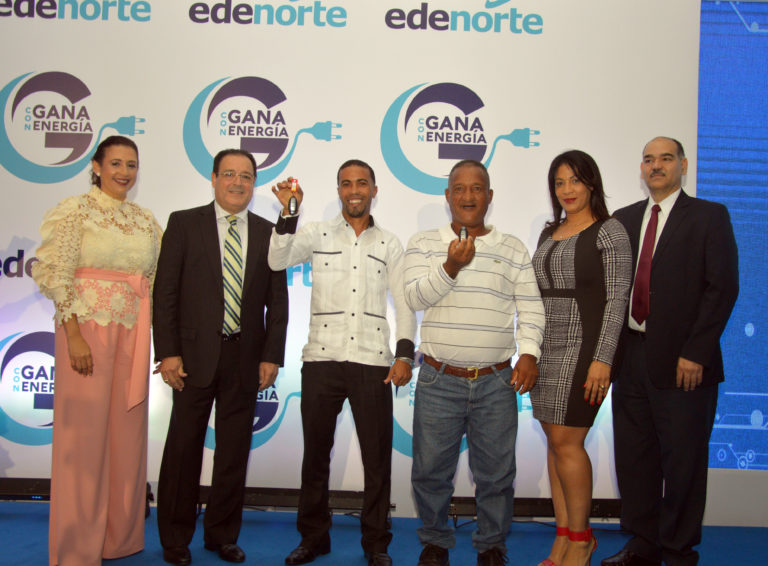 EDENORTE entrega jeepetas a ganadores promoción “Gana con Energía”