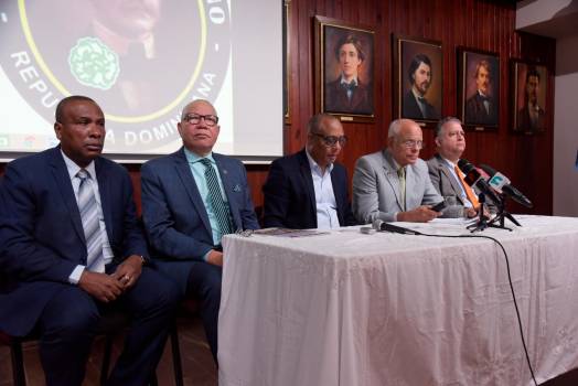 Considera no es necesario un muro en la frontera
