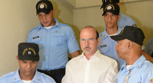 APLAZAN MEDIDA DE COHERSION CONTRA EMPRESARIO
