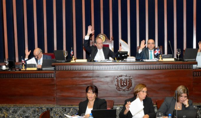 Senado aprueba proyecto  castiga feminicidio con 40 años de cárcel