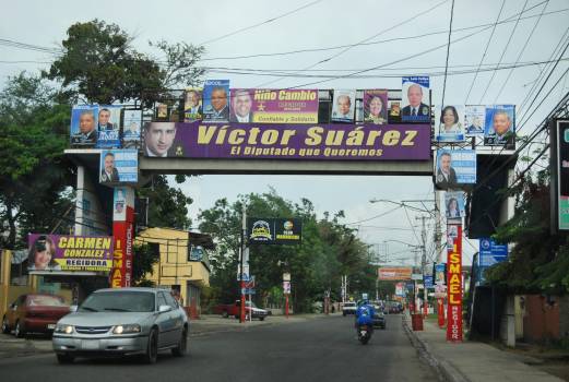 Apoyan el retiro de las vallas de precandidatos