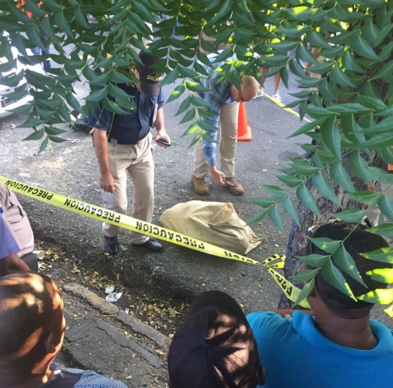 ENCUENTRAN MUJER MUERTA DENTRO DE UN SACO