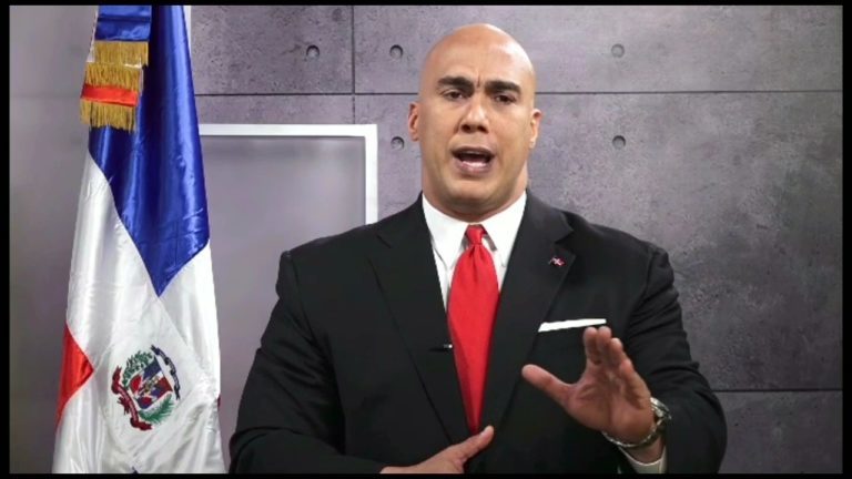 Homero González renuncia al Partido Reformista