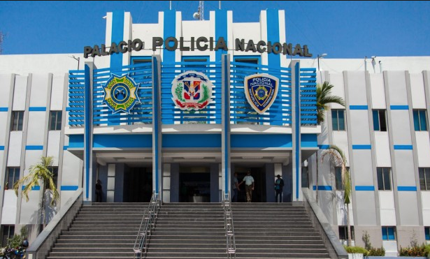 POLICIA NACIONAL SUSPENDE OFICIAL AGREDIÓ UN CIUDADANO