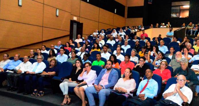 Realizan coloquio sobre “Obra selecta” de Monseñor Freddy Bretón