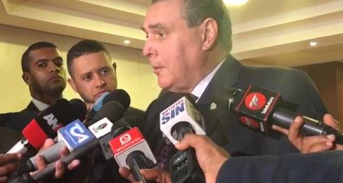 Senador  José Hazim Frappier aclara  no está en el PRSC