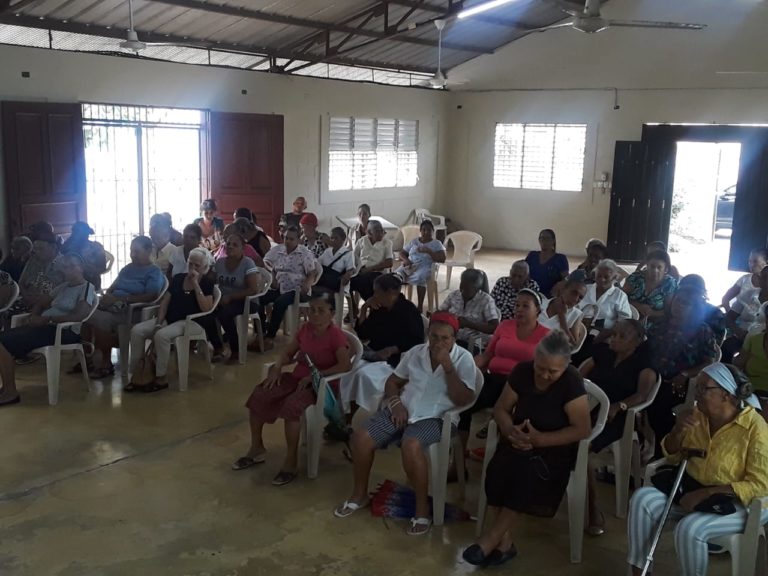 REALIZAN ENCUENTRO CON ASOCIACION DE VIUDAS