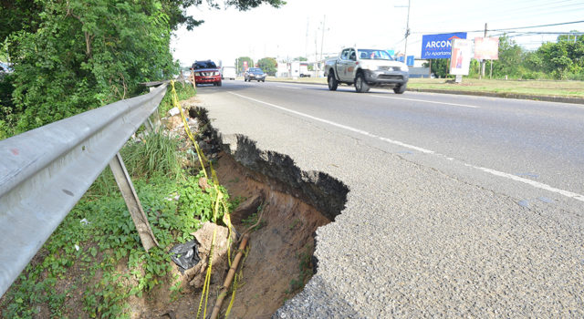 DERRUMBES EN AUTOPISTA