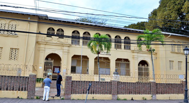 Escuela Emilio Prud Homme abandonada completamente