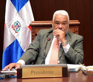 FAMILIARES CERCANOS DE PTE CAMARA DIPUTADOS TRABAJAN EN EL GOBIERNO