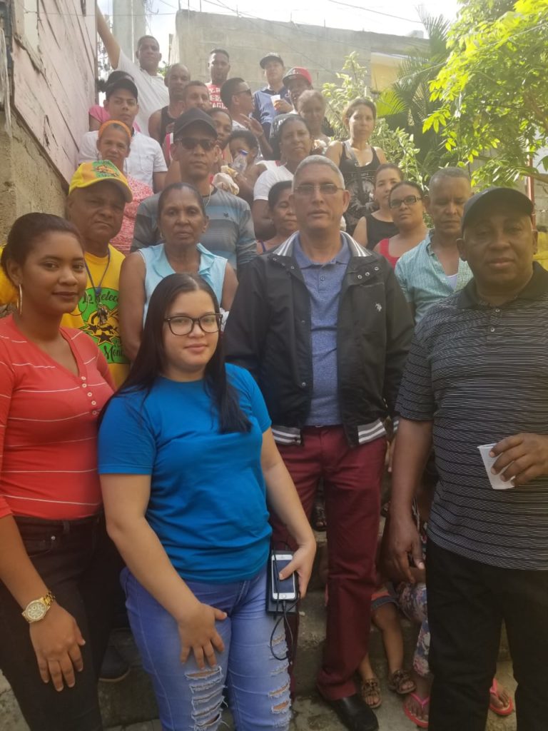 Regidor Áridio Rosa preside reuniones PRD en comunidades zona sur de Santiago