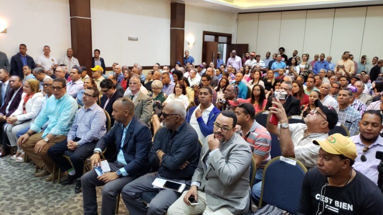 Leonel encabezará acto en Santiago presentación de millón y medio  firmas  