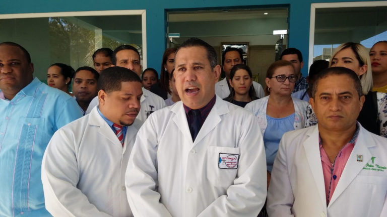 Médicos anuncian paro por 48 horas en hospitales de Valverde